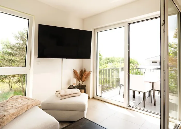 Lejlighed Neue 90qm Mit 3 Schlafzimmern In Seenaehe