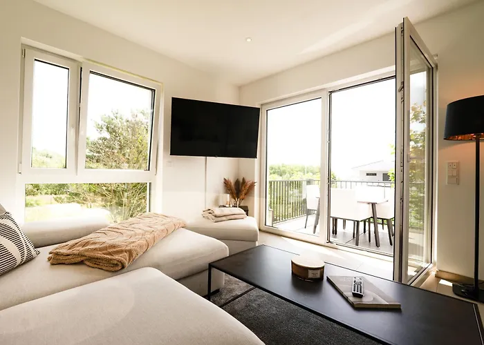 Lejlighed Neue 90qm Mit 3 Schlafzimmern In Seenaehe