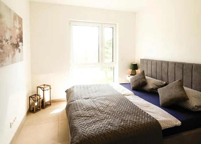 Lejlighed Neue 90qm Mit 3 Schlafzimmern In Seenaehe *